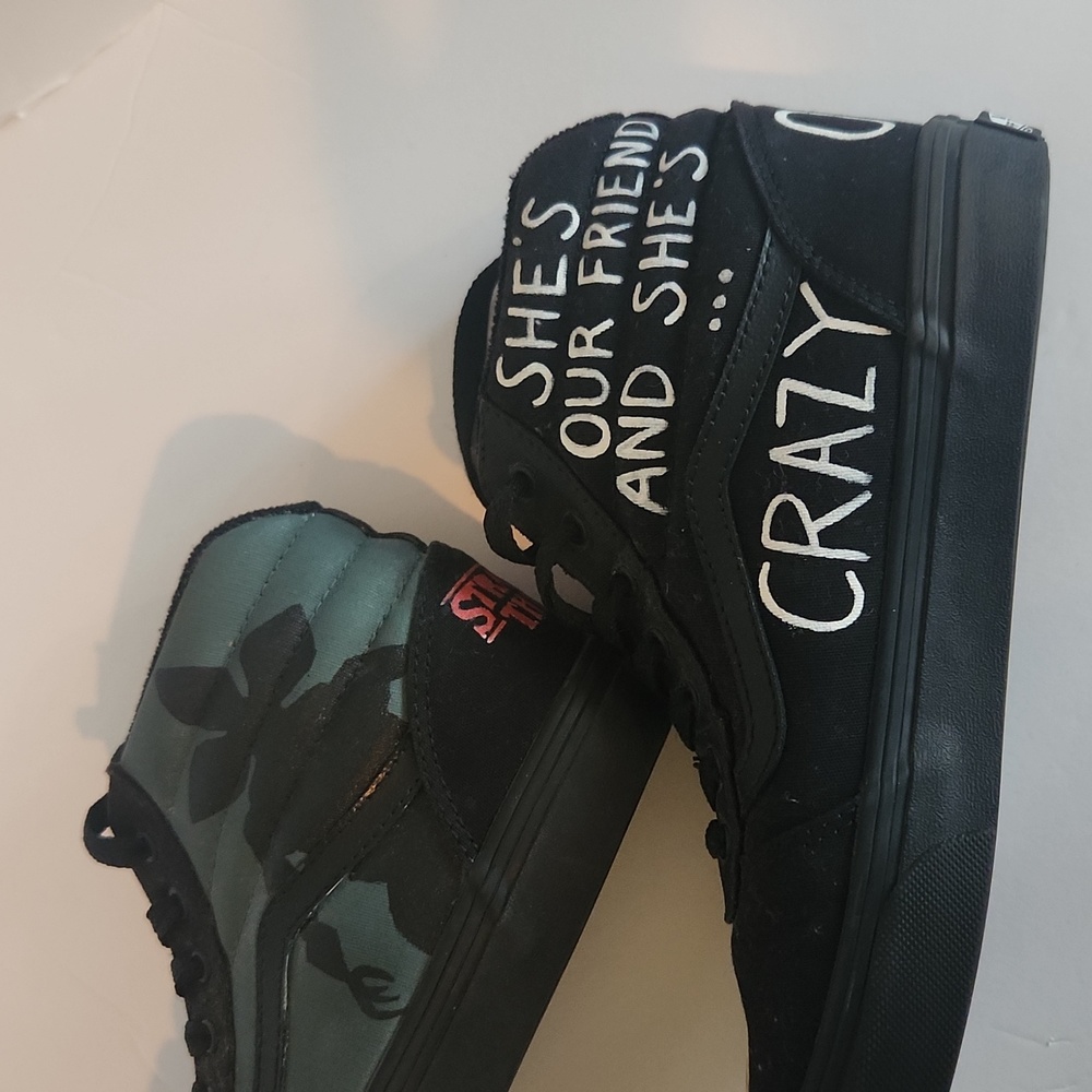 Stranger Things Custom Van's - Picture 8 of 10